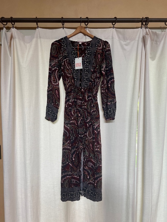 Knox Rose Dresses & Skirts - Knox Rose Long Sleeve Paisley Midi Dress - Black & Burgundy